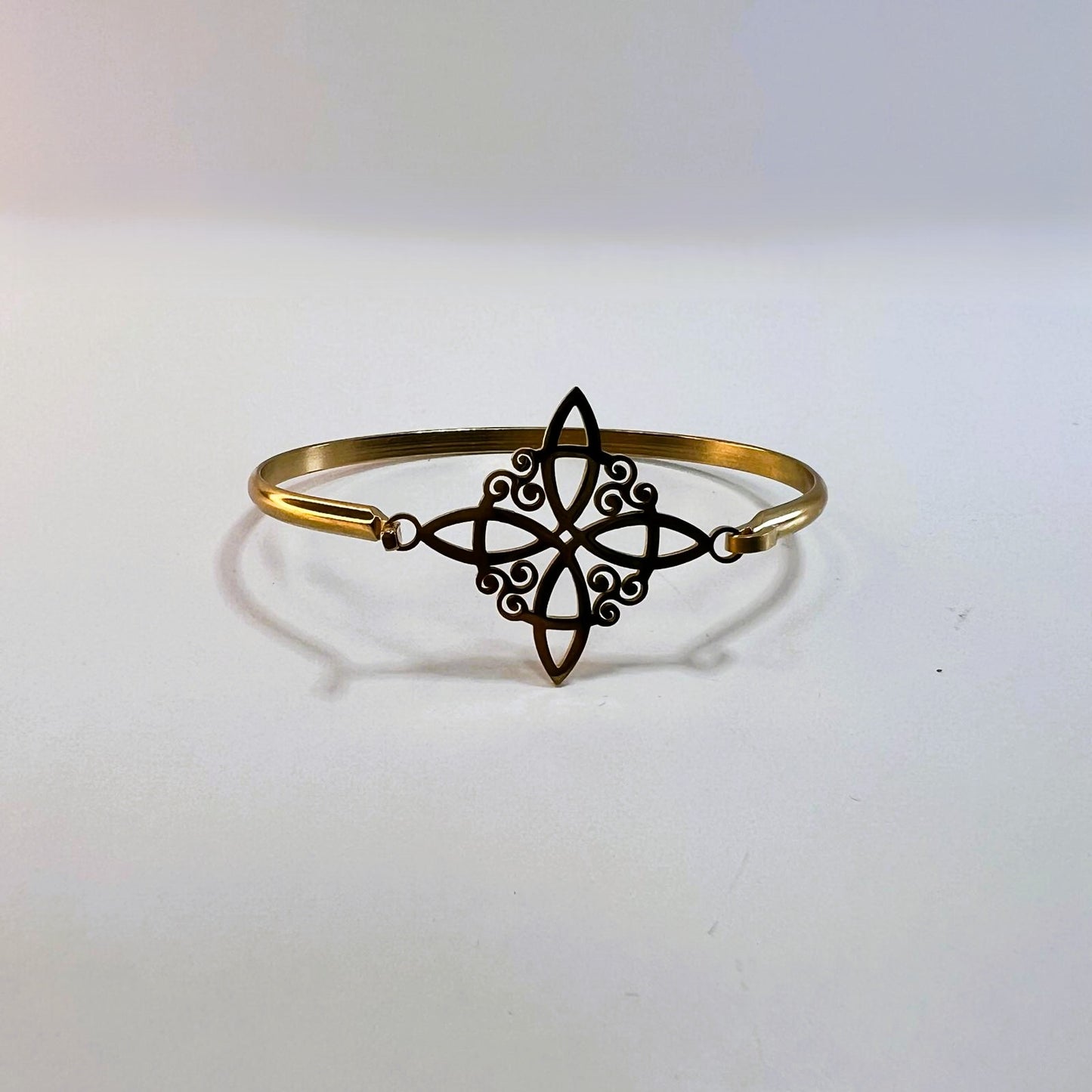 Pulsera - Brazalete Acero Dorado Nudo de Bruja