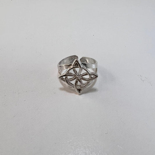 Plata - Anillo Ajustable Nudo Bruja