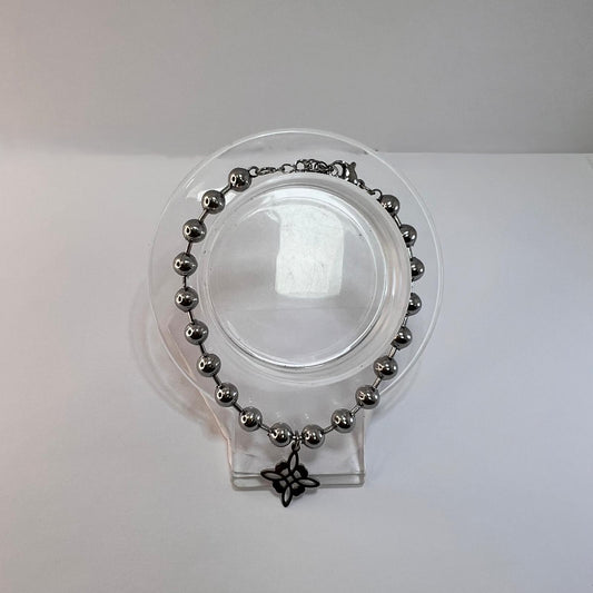 Pulsera - Acero Bolitas con Nudo de Bruja