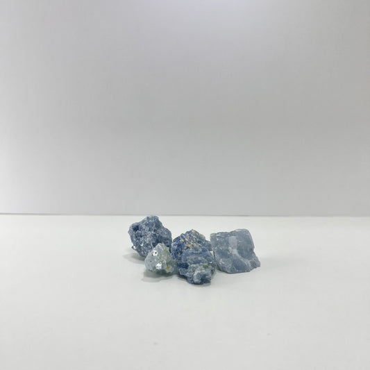 Piedra - Calcita Azul en Bruto