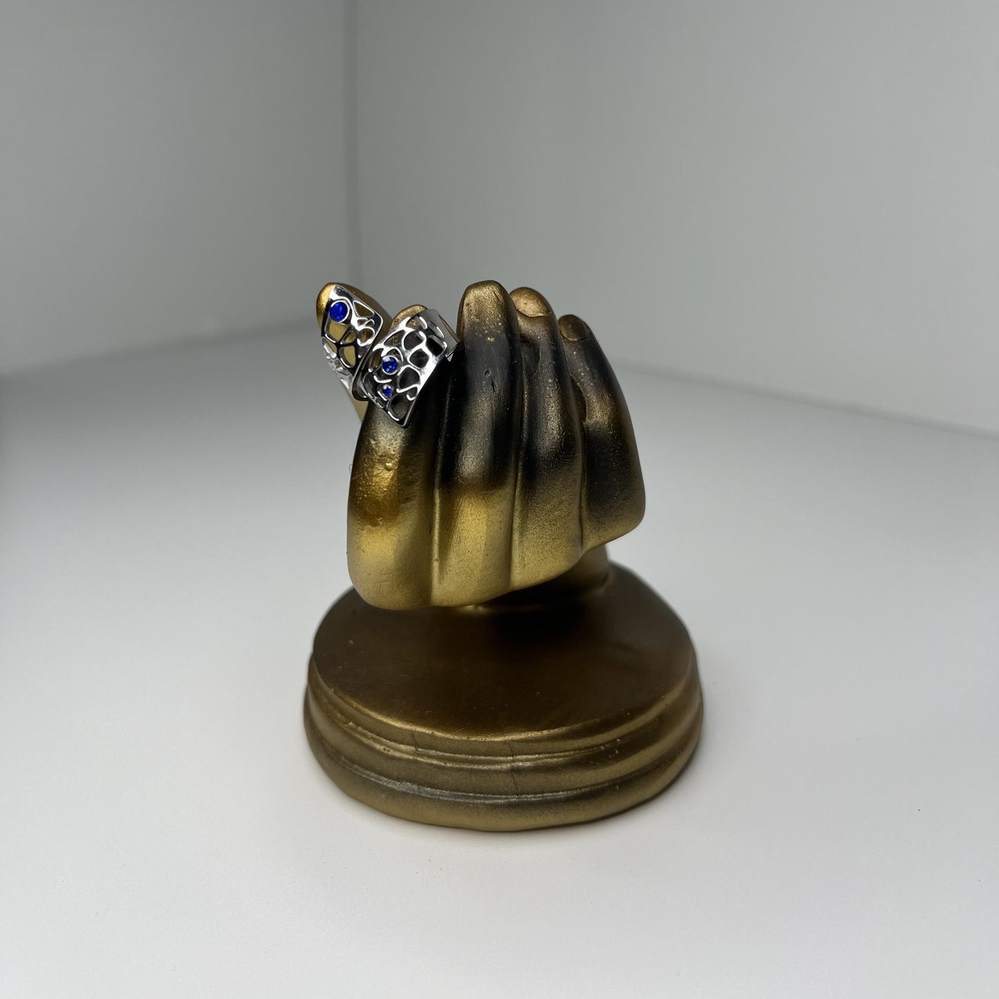 Anillo de Acero Ajustable con Piedra Azul